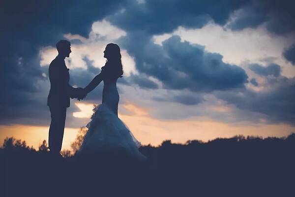杭州侦探电话：妻子因小三受创，能申请强制丈夫断绝关系吗